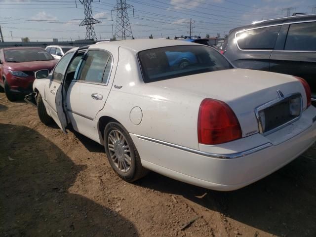 2010 Lincoln Town Car Signature Limited