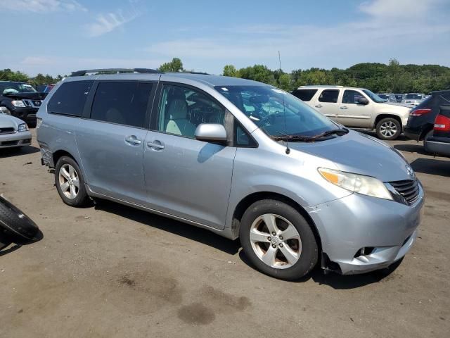 2013 Toyota Sienna LE