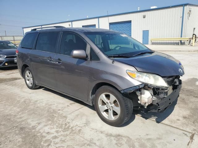 2014 Toyota Sienna LE