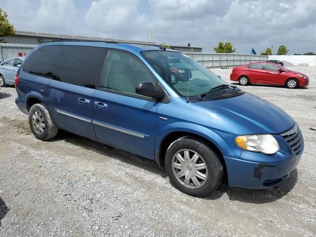 2005 Chrysler Town & Country Touring