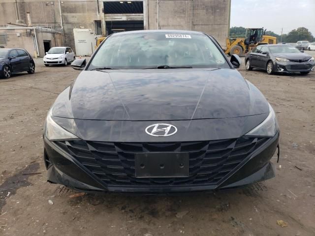 2021 Hyundai Elantra SE