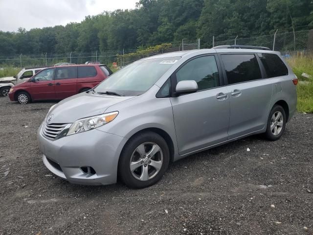 2017 Toyota Sienna LE