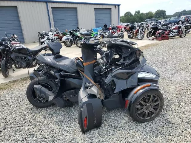 2016 Can-Am Spyder Roadster RT