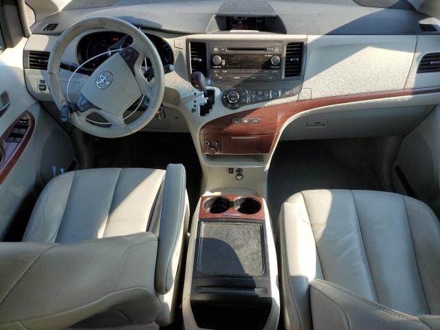 2014 Toyota Sienna XLE