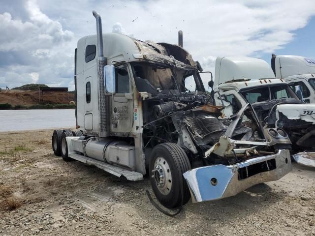 2018 Freightliner Conventional Coronado 132