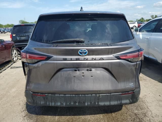 2022 Toyota Sienna LE