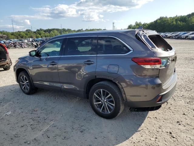 2017 Toyota Highlander SE