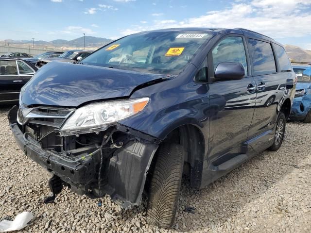 2019 Toyota Sienna XLE