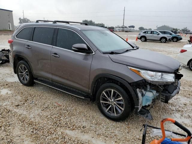 2019 Toyota Highlander SE