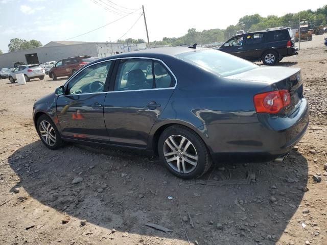 2005 Volkswagen New Jetta 2.5L Option Package 2