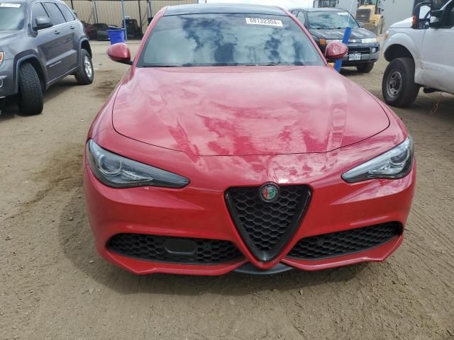 2022 Alfa Romeo Giulia Super