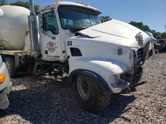 2004 Mack 500 CV500