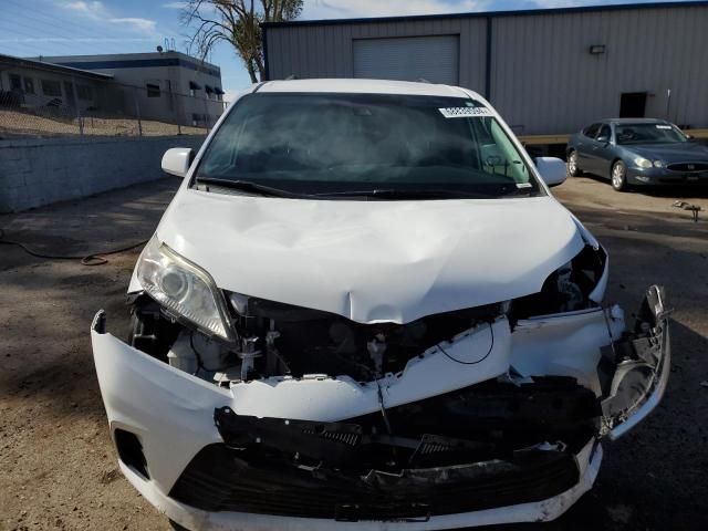 2020 Toyota Sienna LE