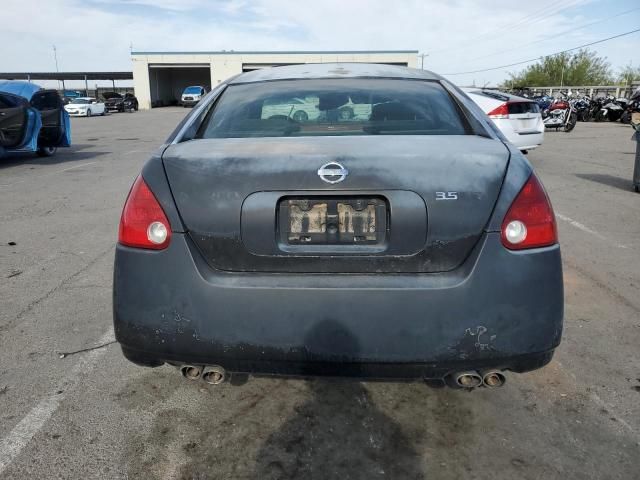 2004 Nissan Maxima SE