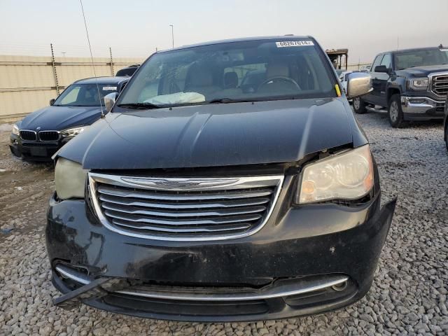 2014 Chrysler Town & Country Touring L