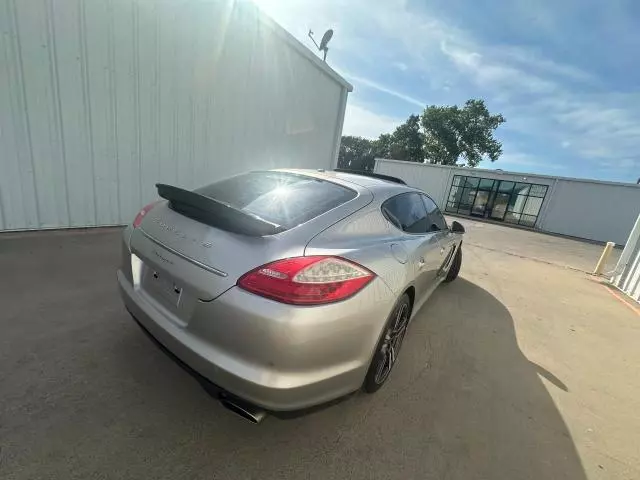 2013 Porsche Panamera 2