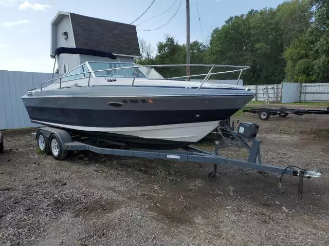 1989 Four Winds Boat