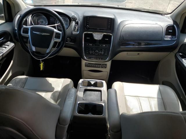 2013 Chrysler Town & Country Touring L