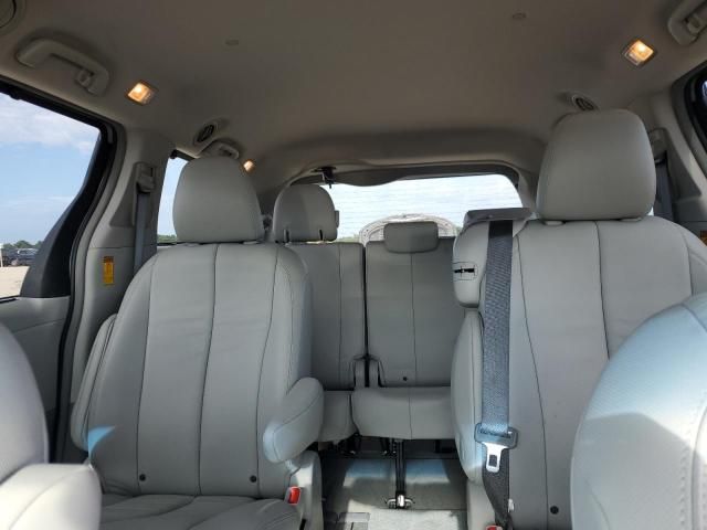 2014 Toyota Sienna XLE