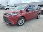 2023 Toyota Sienna Limited