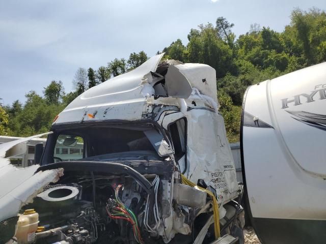 2020 Freightliner Cascadia 126