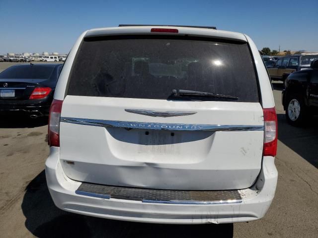 2014 Chrysler Town & Country Touring