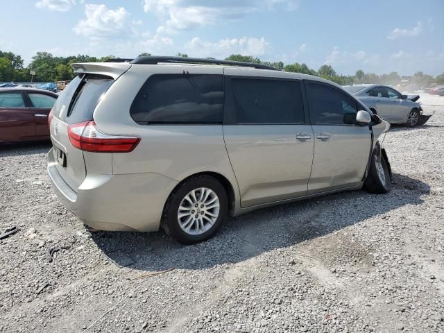 2016 Toyota Sienna XLE