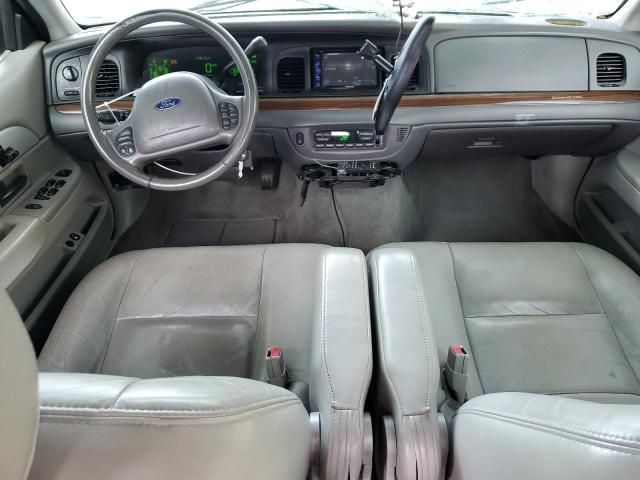 2003 Ford Crown Victoria LX