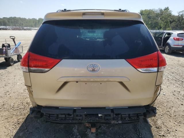 2012 Toyota Sienna XLE