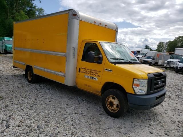 2012 Ford Econoline E350 Super Duty Cutaway Van