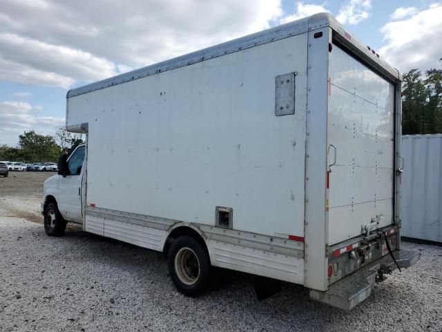 2009 Ford Econoline E450 Super Duty Cutaway Van