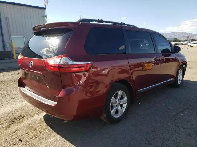 2016 Toyota Sienna LE