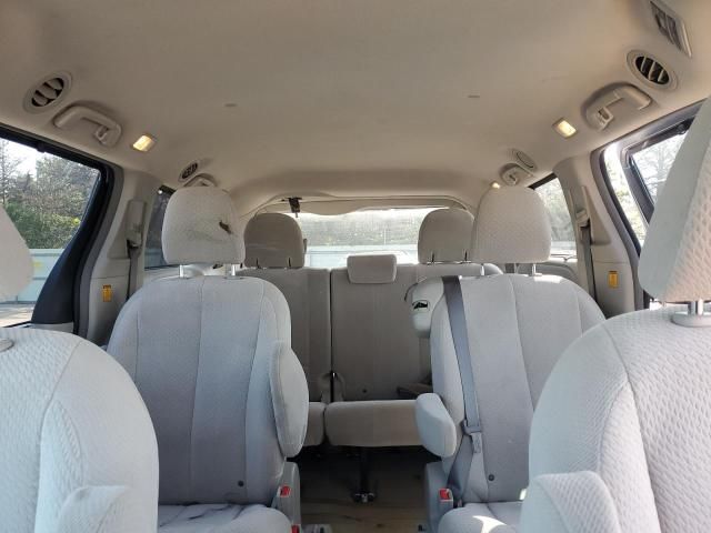 2013 Toyota Sienna LE