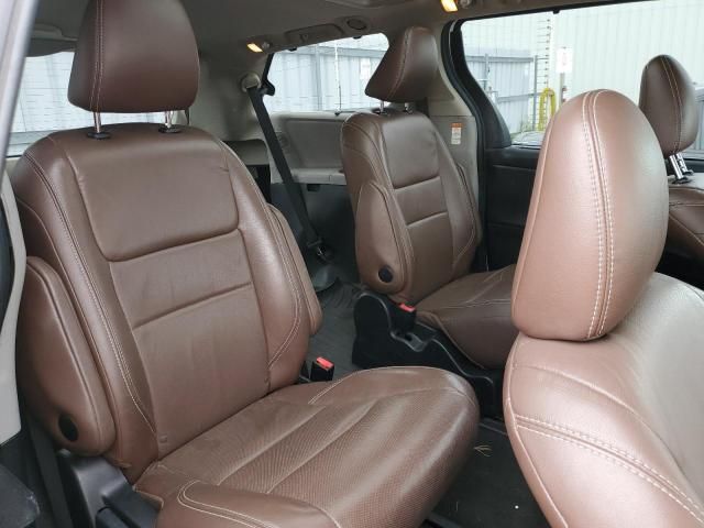 2016 Toyota Sienna XLE