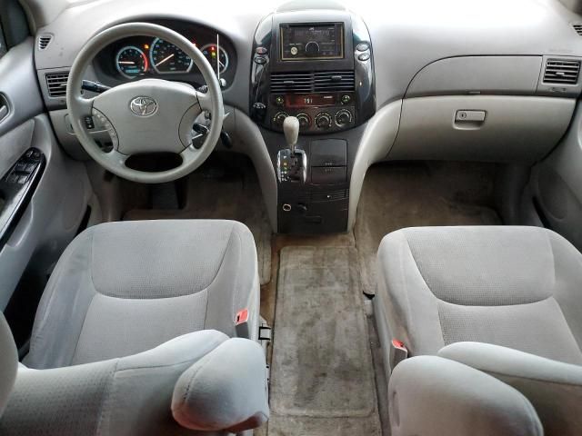 2005 Toyota Sienna CE