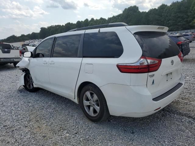 2017 Toyota Sienna LE