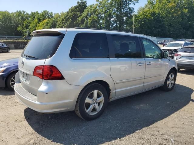 2011 Volkswagen Routan SE