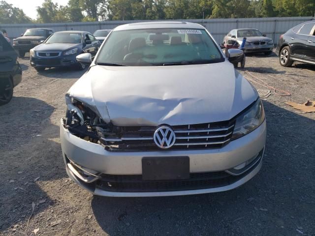 2012 Volkswagen Passat SEL