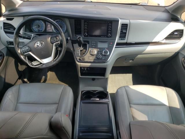 2018 Toyota Sienna XLE