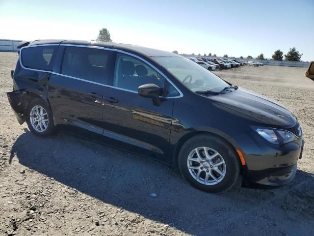 2020 Chrysler Voyager LX