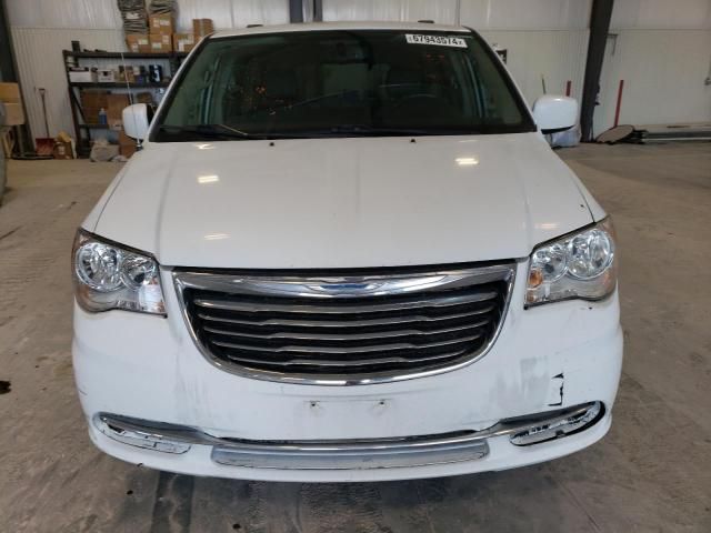 2016 Chrysler Town & Country LX