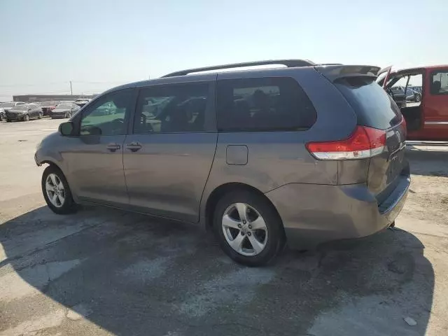 2014 Toyota Sienna LE