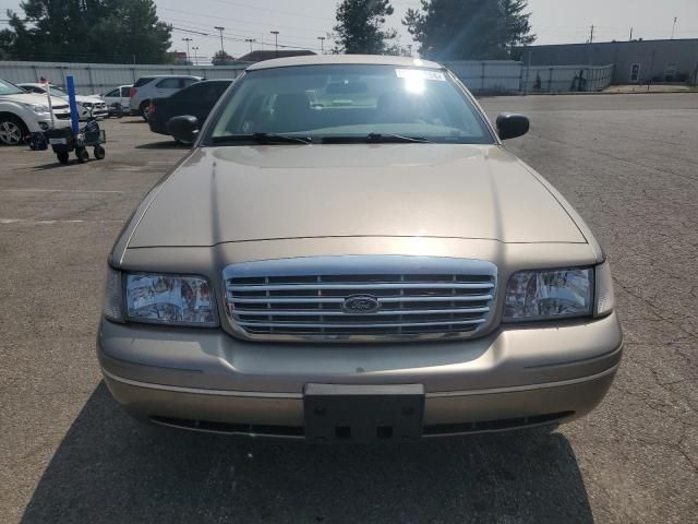 2005 Ford Crown Victoria LX