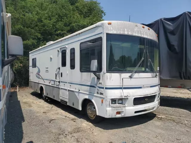 2003 Winnebago 2003 Workhorse Custom Chassis Motorhome Chassis P3