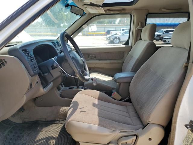 2000 Nissan Frontier Crew Cab XE