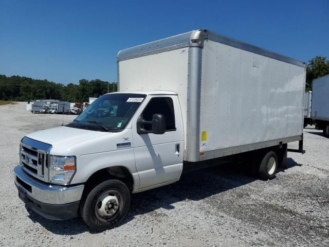 2022 Ford Econoline E450 Super Duty Cutaway Van