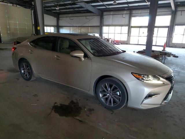 2016 Lexus ES 300H