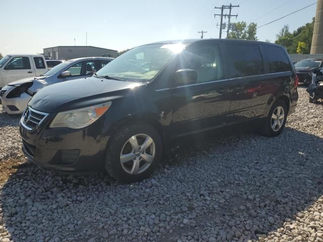 2010 Volkswagen Routan SE