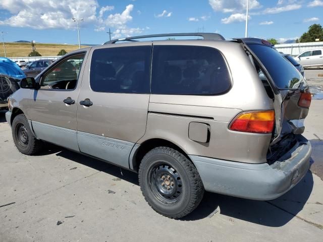 1998 Toyota Sienna LE