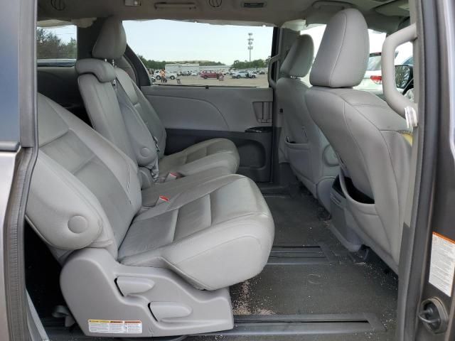 2017 Toyota Sienna XLE